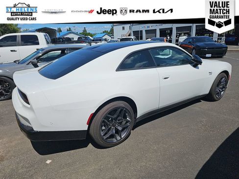 Used 2024 Dodge Charger Daytona R/T w/ Plus Group AWD/4WD image 8