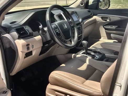 Used 2017 Honda Pilot EX-L image 3