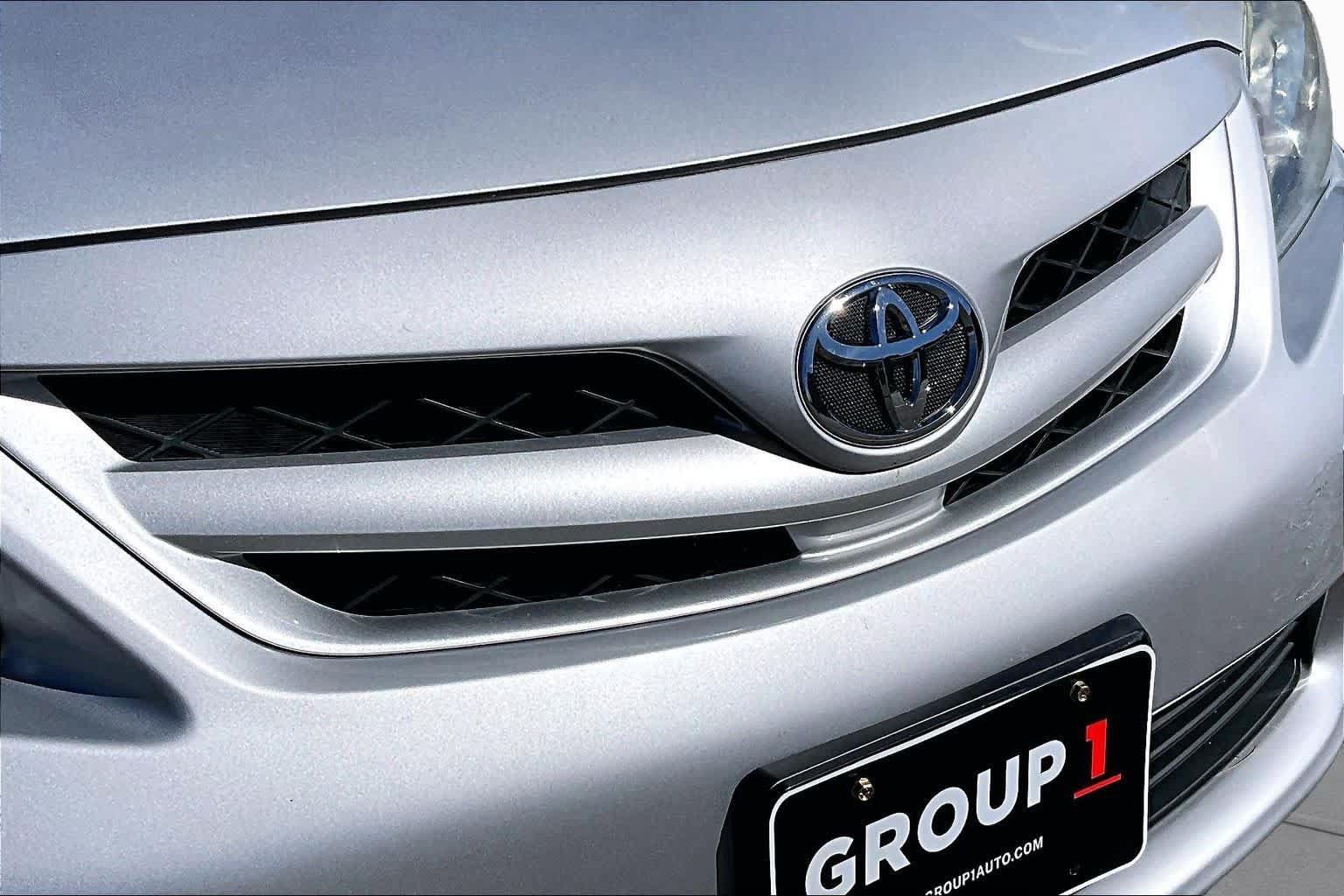 Used 2012 Toyota Corolla LE FWD image 30