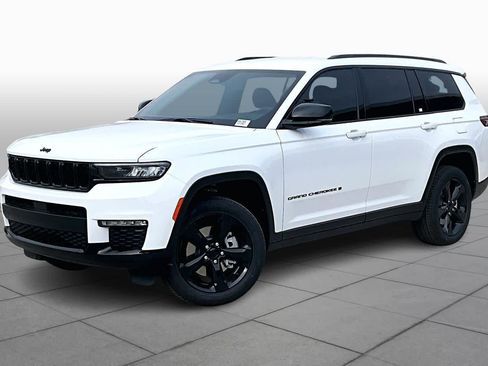 New 2025 Jeep Grand Cherokee L Limited w/ Black Appearance Package AWD/4WD image 2