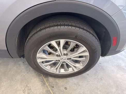 Certified 2022 Buick Envision Preferred FWD image 28