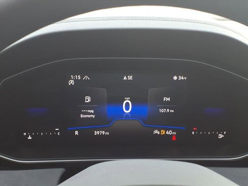 Used 2025 Volkswagen Jetta SE image 24