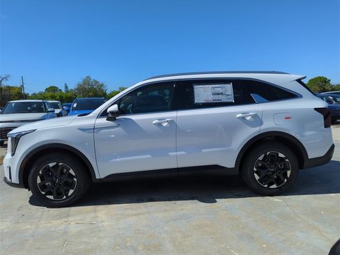 New 2026 Kia Sorento S image 5