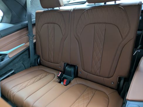 Used 2025 BMW X7 M60i AWD/4WD image 15