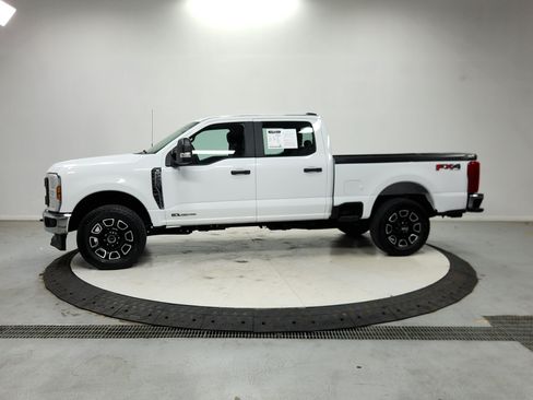 Used 2024 Ford F250 XL w/ FX4 Off-Road Package AWD/4WD image 6