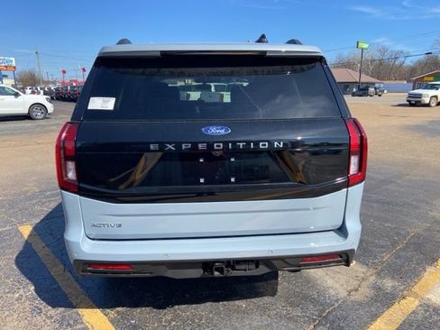 New 2026 Ford Expedition Active image 4