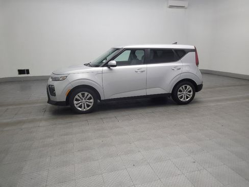 Used 2020 Kia Soul LX FWD image 2