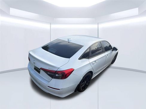 Used 2023 Honda Civic Sport image 3