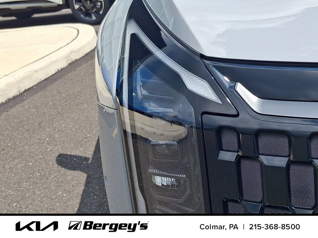 Certified 2026 Kia Sportage X-Line w/ X-Line Technology Package AWD/4WD image 11