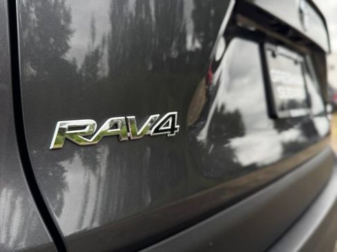 Used 2024 Toyota RAV4 LE AWD/4WD image 40