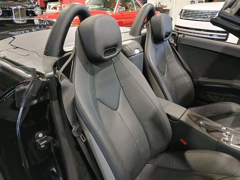Used 2011 Mercedes-Benz SLK 300 image 37