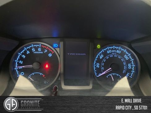 Used 2022 Toyota Tacoma TRD Off-Road w/ Technology Package AWD/4WD image 17