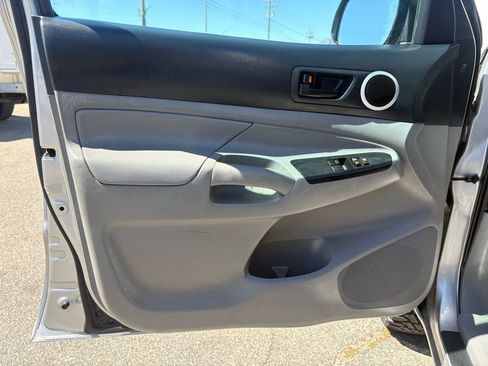 Used 2014 Toyota Tacoma 2WD Access Cab w/ SR5 Package image 12