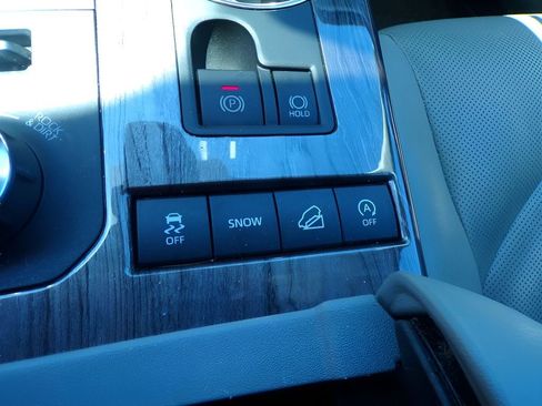 Used 2020 Toyota Highlander Limited AWD/4WD image 21