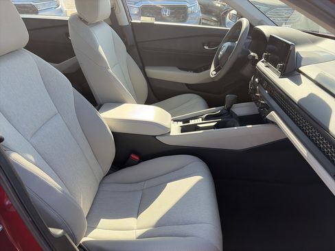 Certified 2025 Honda Accord SE image 11