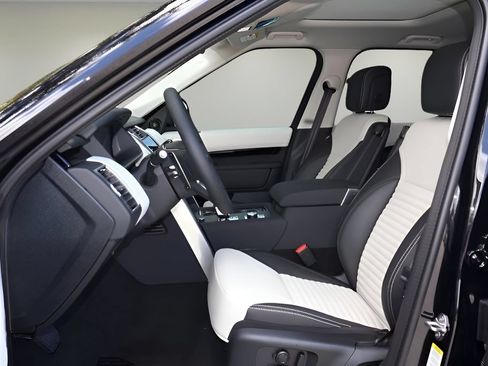New 2025 Land Rover Discovery S AWD/4WD image 10