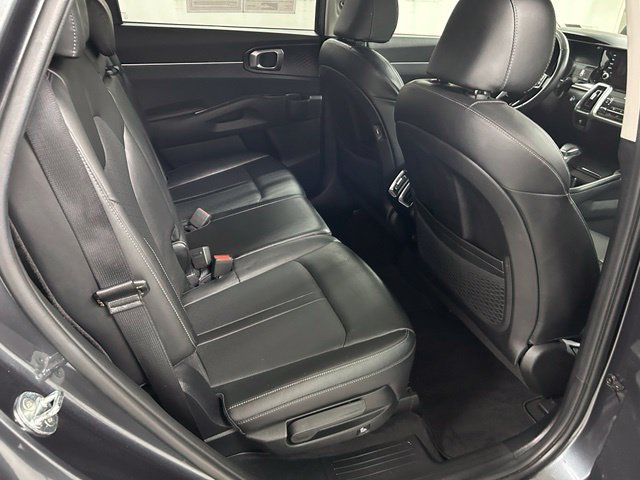 Used 2022 Kia Sorento S FWD image 14