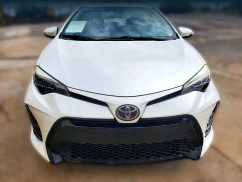 Used 2017 Toyota Corolla SE FWD image 18