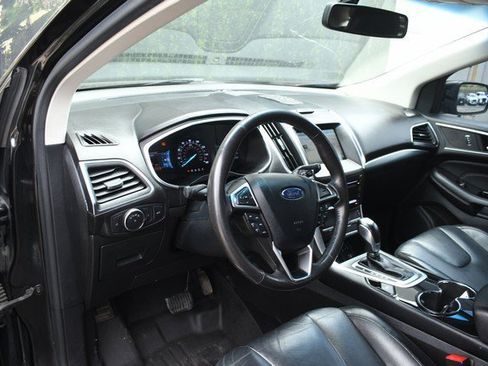 Used 2015 Ford Edge Titanium w/ Technology Package AWD/4WD image 14