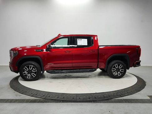 Used 2024 GMC Sierra 1500 AT4 w/ Technology Package AWD/4WD image 4