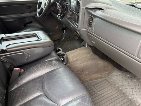 Used 2005 GMC Sierra 1500 SLE w/ Light Duty Power Package RWD image 11