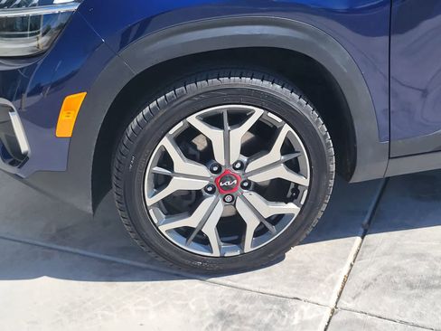 Used 2023 Kia Seltos SX AWD/4WD image 9