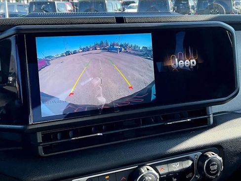 Used 2024 Jeep Wrangler Willys image 27