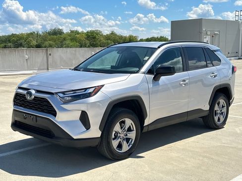 Used 2024 Toyota RAV4 LE image 2