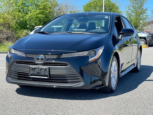 Certified 2026 Toyota Corolla LE w/ LE Premium Package FWD image 2