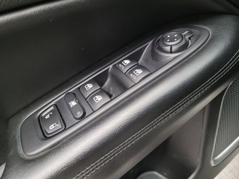 Used 2020 Jeep Compass Latitude FWD image 27
