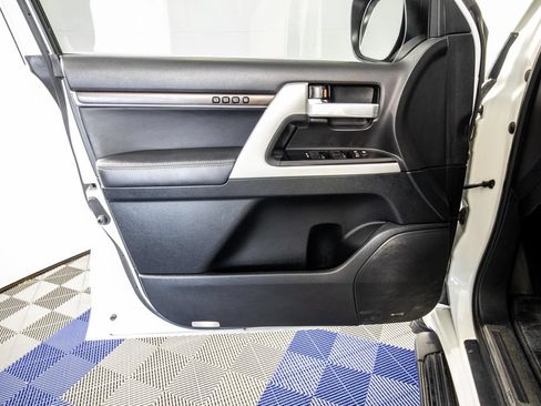 Used 2019 Toyota Land Cruiser AWD/4WD image 15