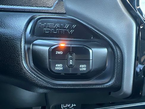 Used 2025 RAM 2500 Big Horn AWD/4WD image 36