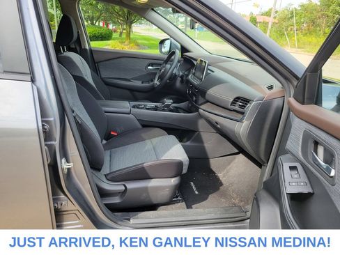Certified 2023 Nissan Rogue SV AWD/4WD image 20