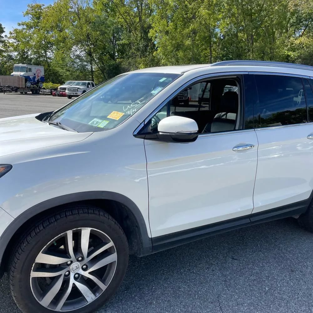 Used 2017 Honda Pilot Elite image 2