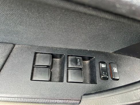 Used 2016 Toyota Corolla LE FWD image 14