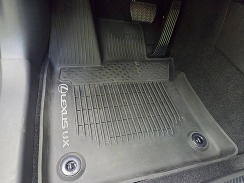 Used 2026 Lexus UX 300h FWD w/ Accessory Package (Z2) image 22
