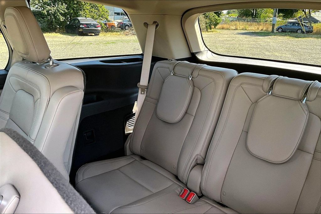 Used 2022 Lincoln Aviator Reserve w/ Equipment Group 201A AWD/4WD image 35