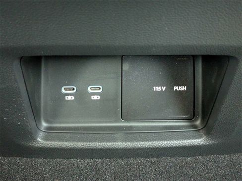 Certified 2024 Volkswagen Atlas Cross Sport SE image 18