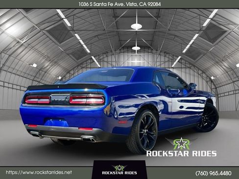 Used 2018 Dodge Challenger SXT w/ Blacktop Package RWD image 31
