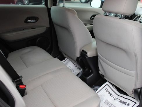 Used 2017 Honda HR-V LX image 11