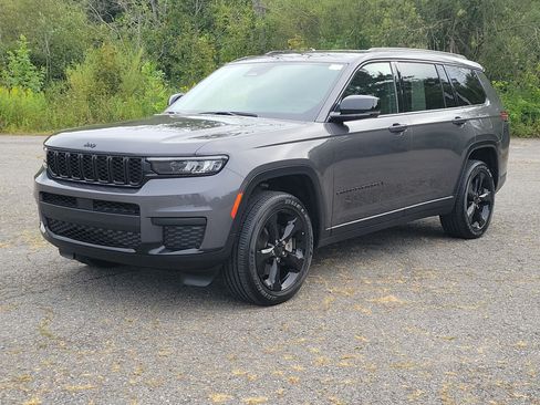 Used 2024 Jeep Grand Cherokee L Laredo RWD image 1