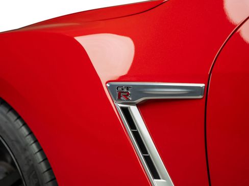 Used 2015 Nissan GT-R Premium AWD/4WD image 29