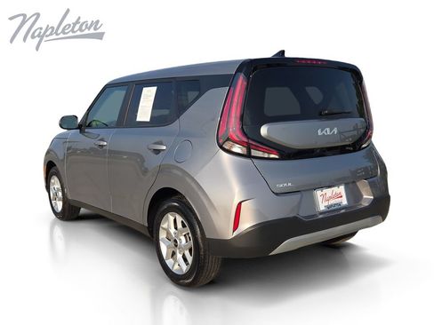 Used 2025 Kia Soul LX w/ LX Technology Package FWD image 3