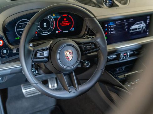 Certified 2026 Porsche Cayenne AWD/4WD image 15