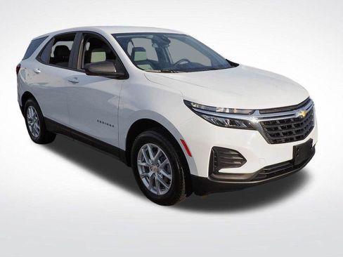 Certified 2024 Chevrolet Equinox LS w/ LS Convenience Package AWD/4WD image 2