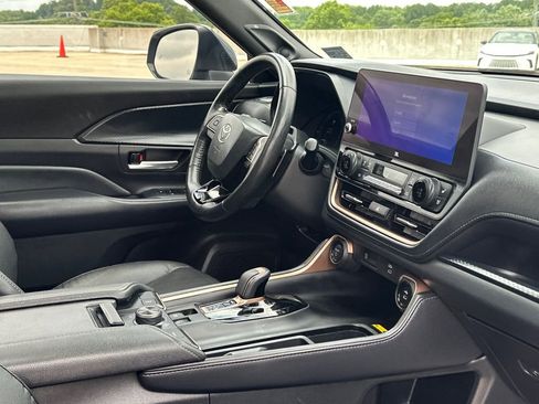 Used 2024 Toyota Grand Highlander AWD Hybrid image 14