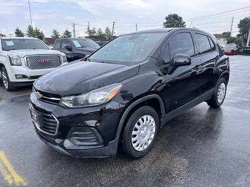 Used 2017 Chevrolet Trax LS FWD image 3