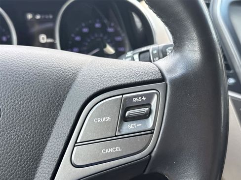 Used 2019 Hyundai Santa Fe XL SE w/ SE Premium Package 02 AWD/4WD image 19