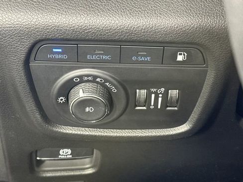 Used 2024 Jeep Grand Cherokee Limited 4xe image 19