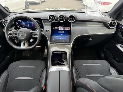 Used 2025 Mercedes-Benz GLC 43 AMG 4MATIC image 11